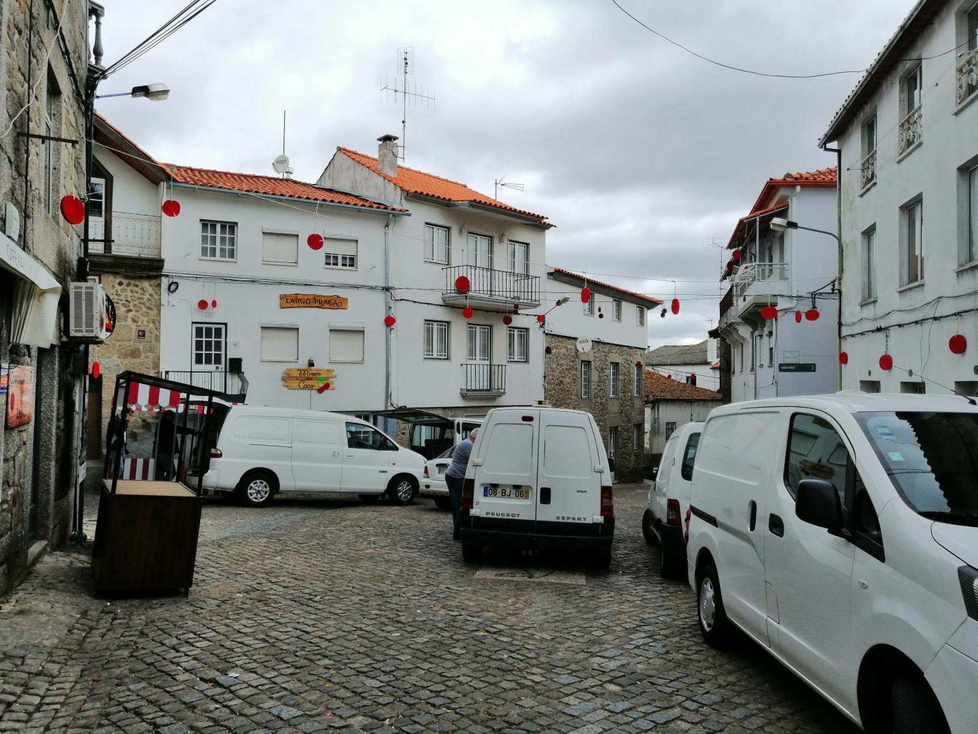 Casa Largo Da Praca Villa Alcongosta Bagian luar foto